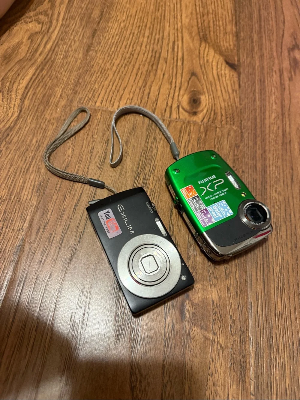 2 Digital Cameras (Casio Exilim & Fujifilm FinPix)